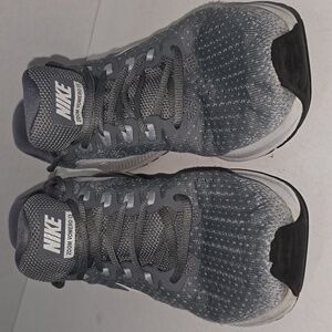 Nike Air Zoom Vomero 13 Wolf Grey Womens Size 9.5